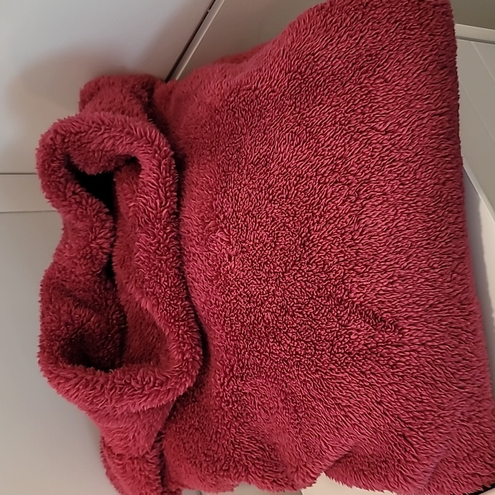 Extremely Soft & Warm Top - Picture 8 of 9